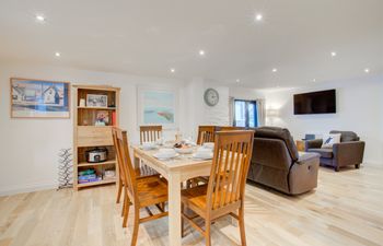 6 The Sail Loft Apartment