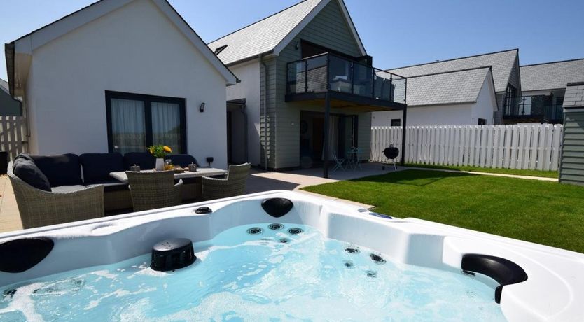 Photo of 4 Bed in Northam