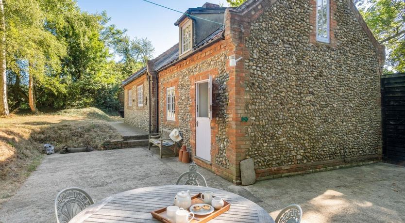 Photo of 1 Bed in Holt