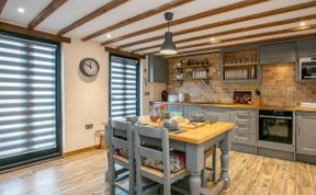 Photo of 2 Bed in Holt