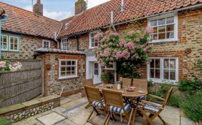 Photo of in Blakeney (NCC16)