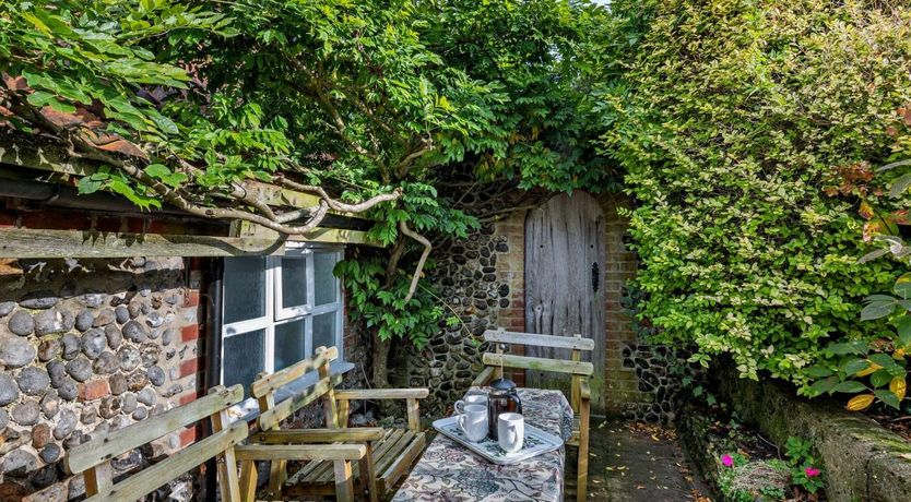 Photo of 2 Bed in Weybourne