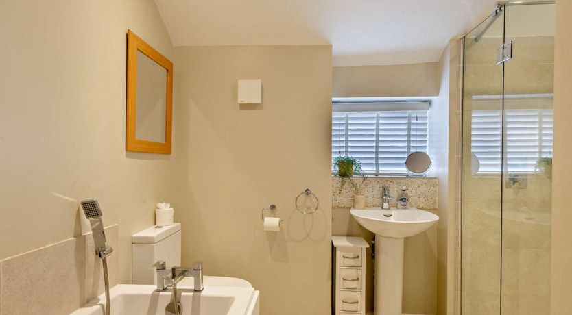 Photo of 3 Bed in Holt