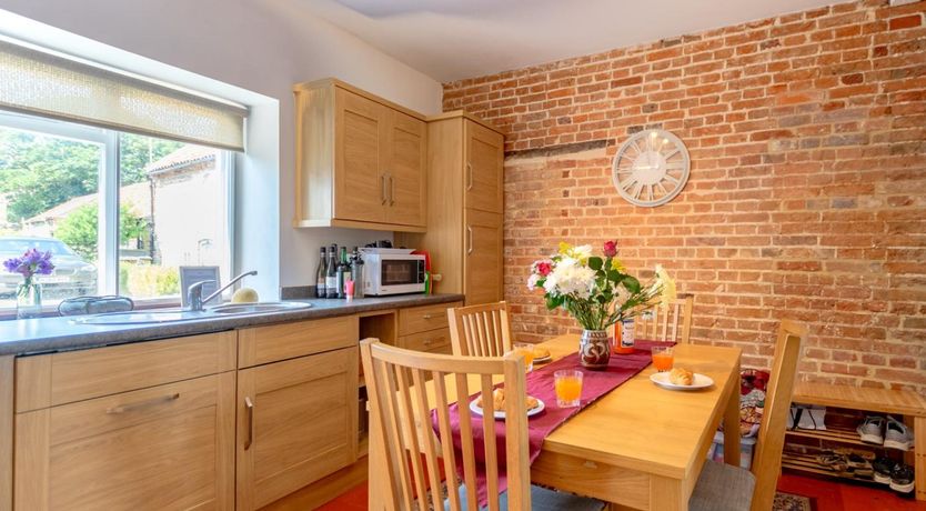 Photo of 2 Bed in Holt