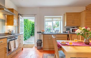 2 Bed in Holt Holiday Cottage