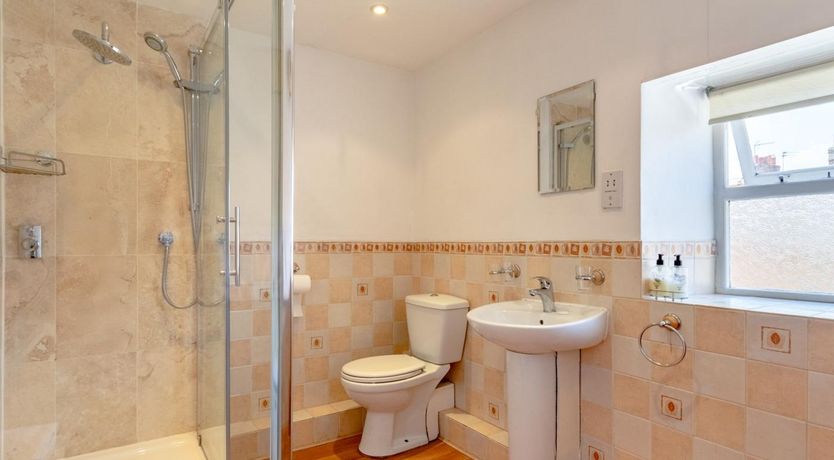 Photo of 2 Bed in Holt