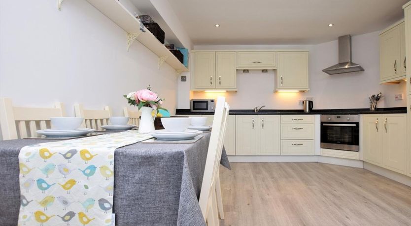 Photo of 3 Bed in Appledore