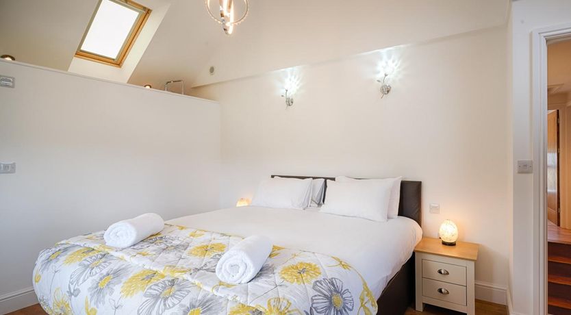 Photo of 4 Bed in Llandysul