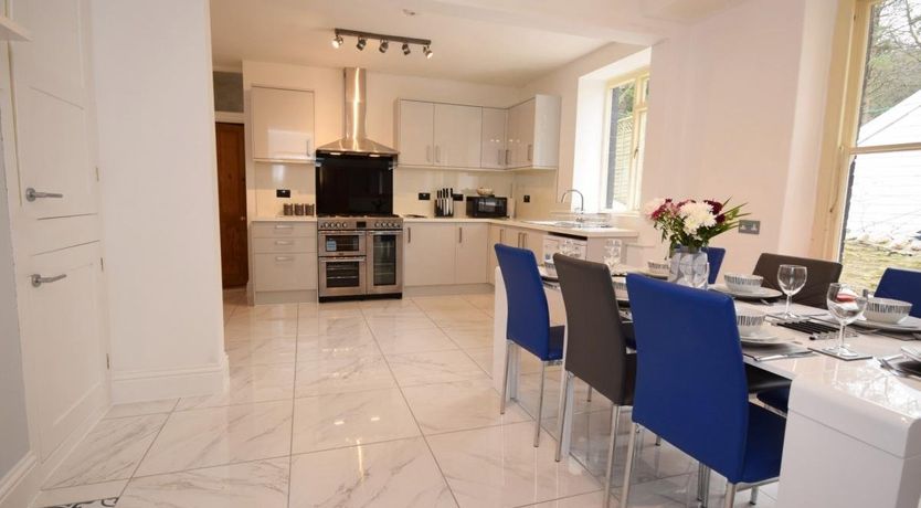 Photo of 4 Bed in Ilfracombe