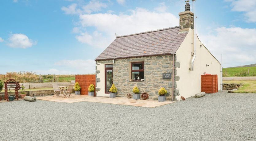 Photo of Ty Bach Ysgo