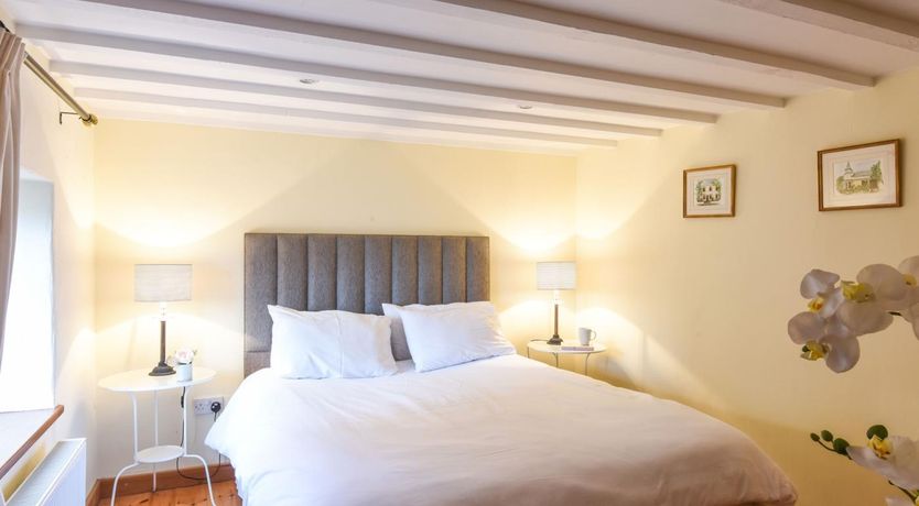 Photo of 2 Bed in Briston