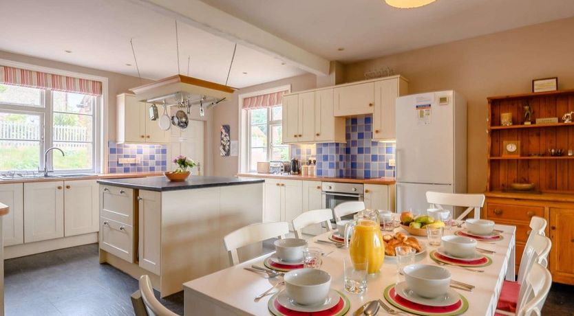 Photo of 5 Bed in Sedgeford