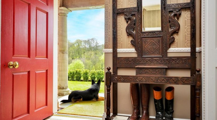 Photo of 5 Bed in Bettws Cedewain