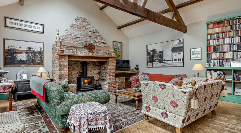 Photo of 5 Bed in Wiveton