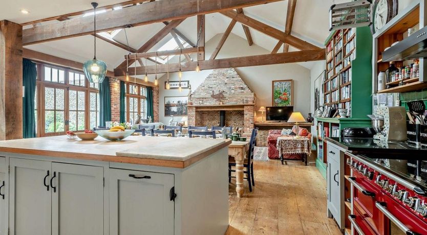 Photo of 5 Bed in Wiveton