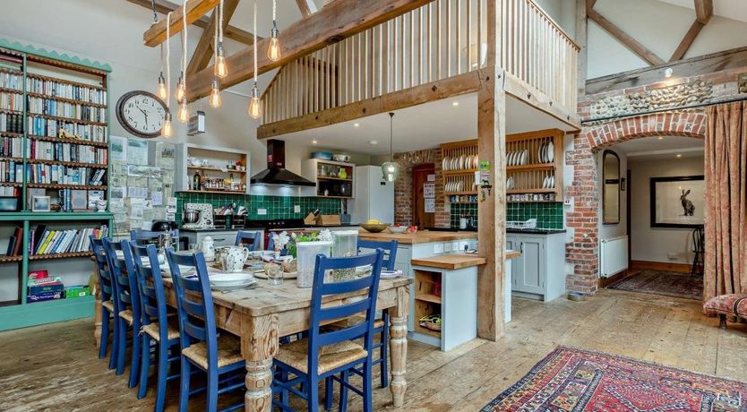 Photo of 5 Bed in Wiveton