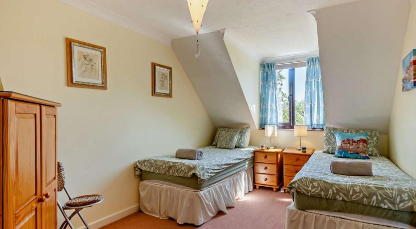 Photo of 3 Bed in Blakeney