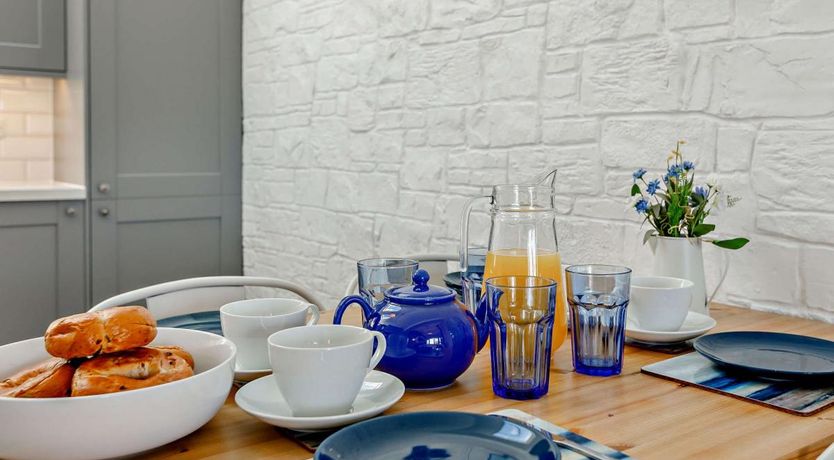 Photo of 2 Bed in Appledore