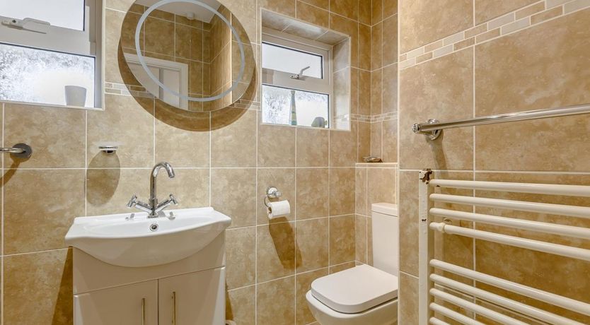 Photo of 2 Bed in Mile End