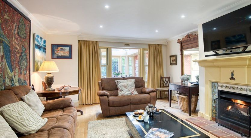 Photo of in Thornham (KT086)