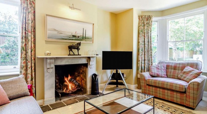 Photo of 6 Bed in Thornham