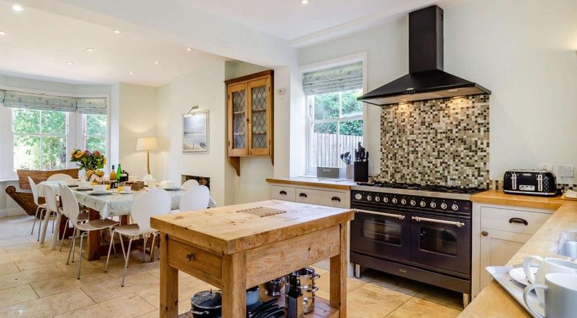 Photo of 6 Bed in Thornham