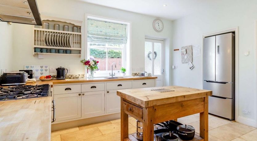 Photo of 6 Bed in Thornham