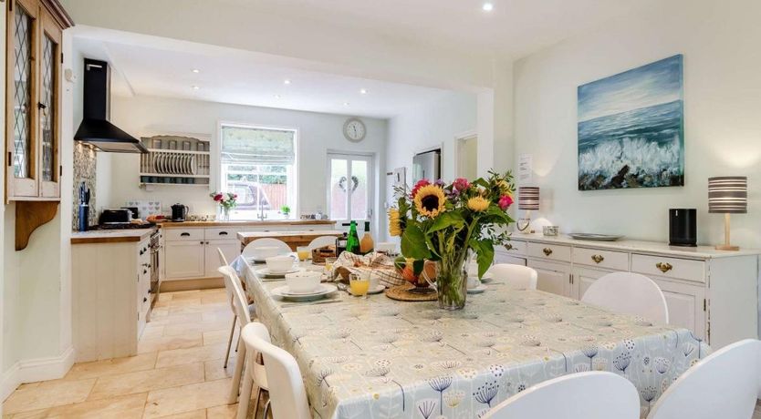 Photo of 6 Bed in Thornham