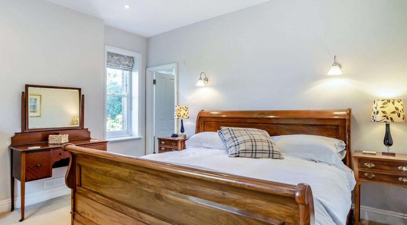 Photo of 6 Bed in Thornham