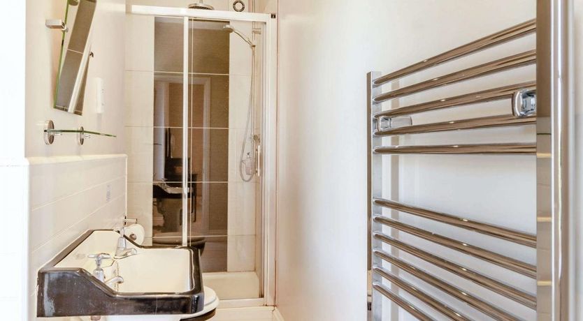 Photo of 6 Bed in Thornham