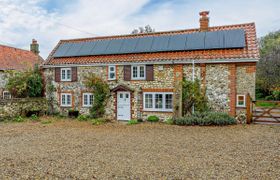 Photo of brancaster-cottage-2