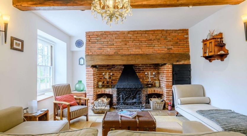 Photo of 5 Bed in Suffield