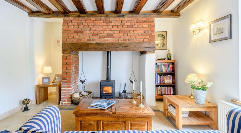 Photo of 5 Bed in Suffield