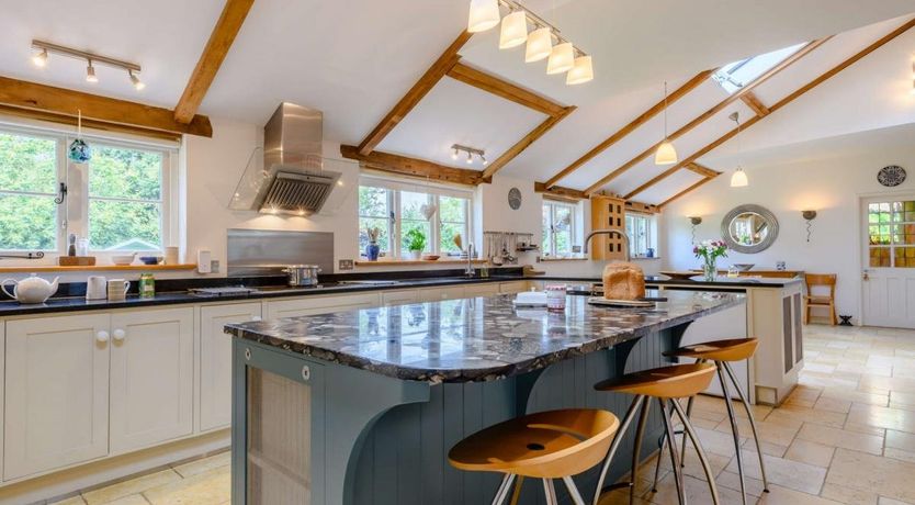 Photo of 5 Bed in Suffield