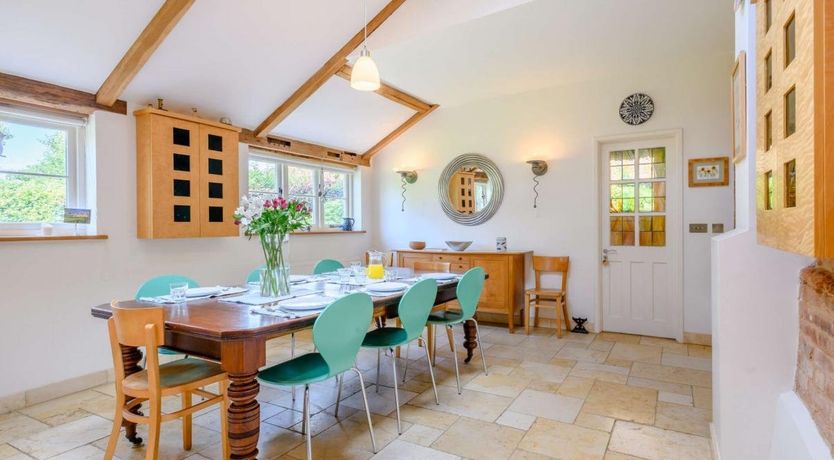 Photo of 5 Bed in Suffield