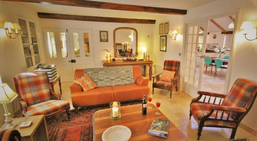 Photo of 5 Bed in Suffield