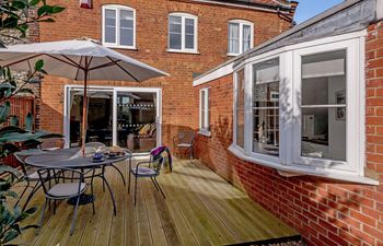 in Weybourne (KT069) Holiday Cottage