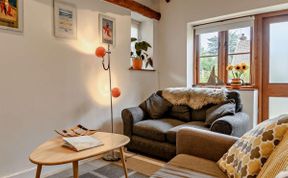 Photo of in Thorpe Market (KT107)