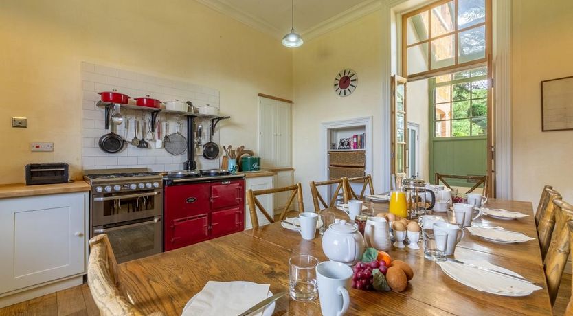 Photo of 9 Bed in Ingoldisthorpe