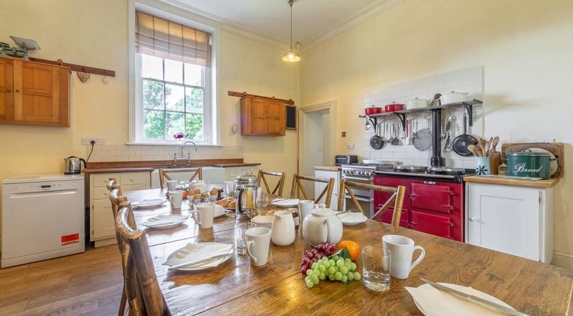 Photo of 9 Bed in Ingoldisthorpe