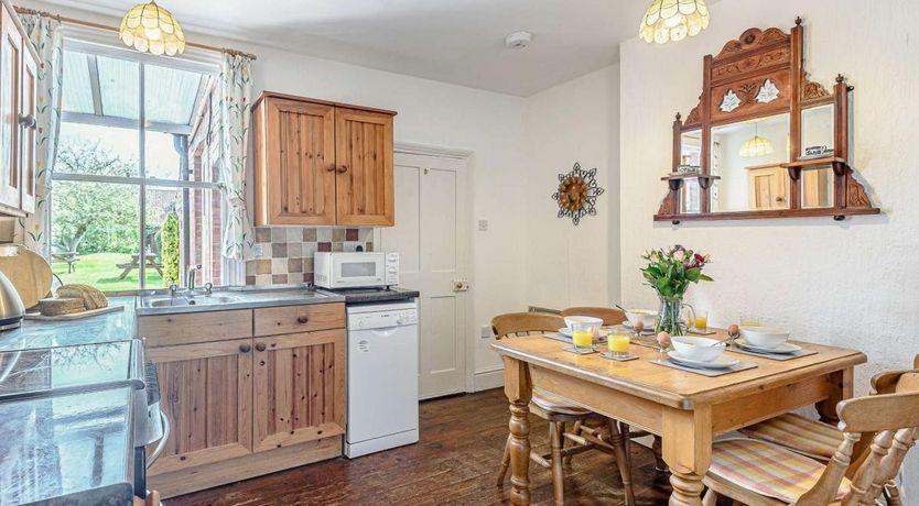 Photo of in Thornham (KT022)