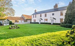 Photo of in Snettisham (KT124)