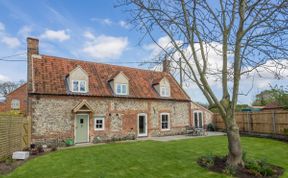 Photo of in North Creake (KT033)