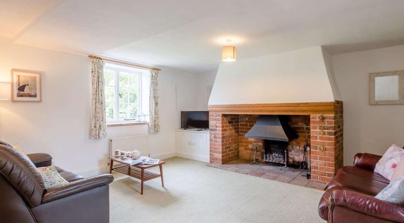 Photo of 2 Bed in Field Dalling