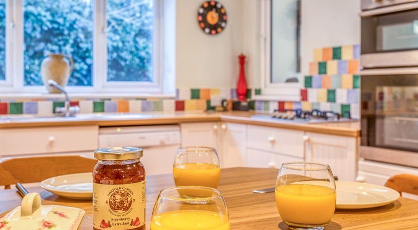 Photo of 4 Bed in Old Hunstanton