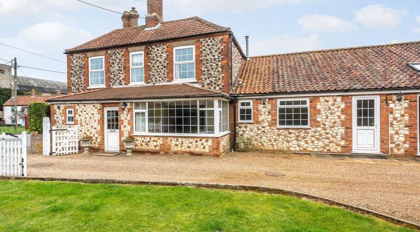 Photo of in Thornham (KT028)
