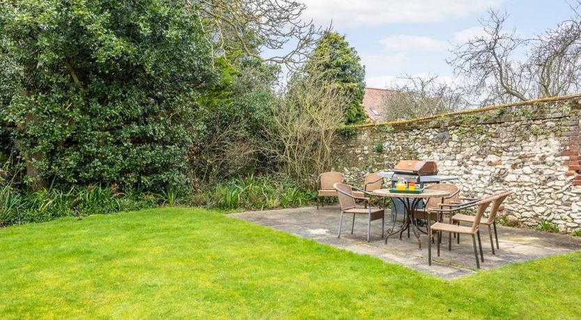 Photo of 5 Bed in Thornham