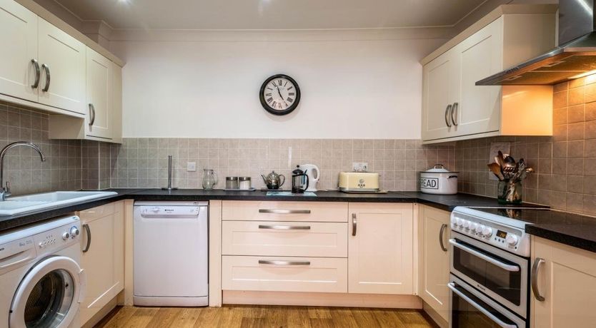 Photo of 5 Bed in Thornham