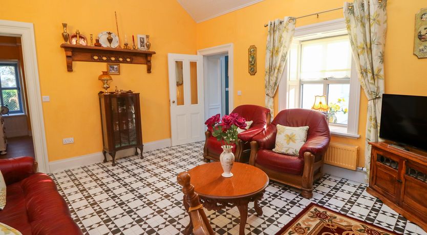 Photo of Longfield Lodge