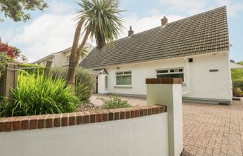 Ashdown House Holiday Cottage